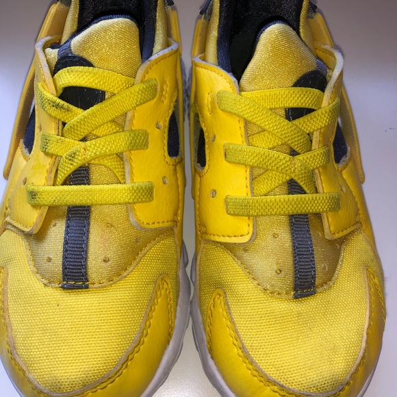 Nike - Picture 2 of 5